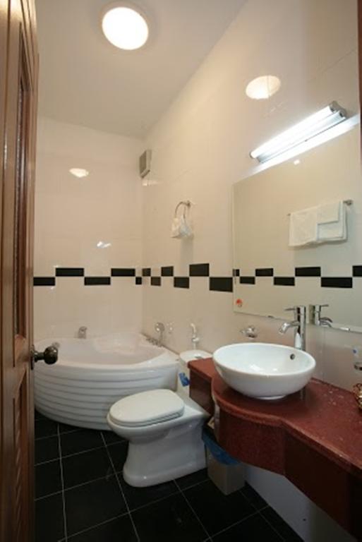 Nhat Hoang Hostel โฮจิมินห์ซิตี้ ภายนอก รูปภาพ